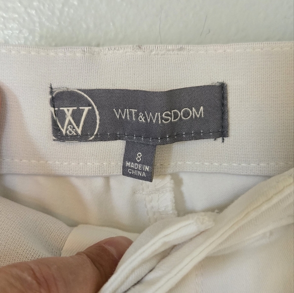 Wit & Wisdom White Skinnies Size 8 - Picture 4 of 5